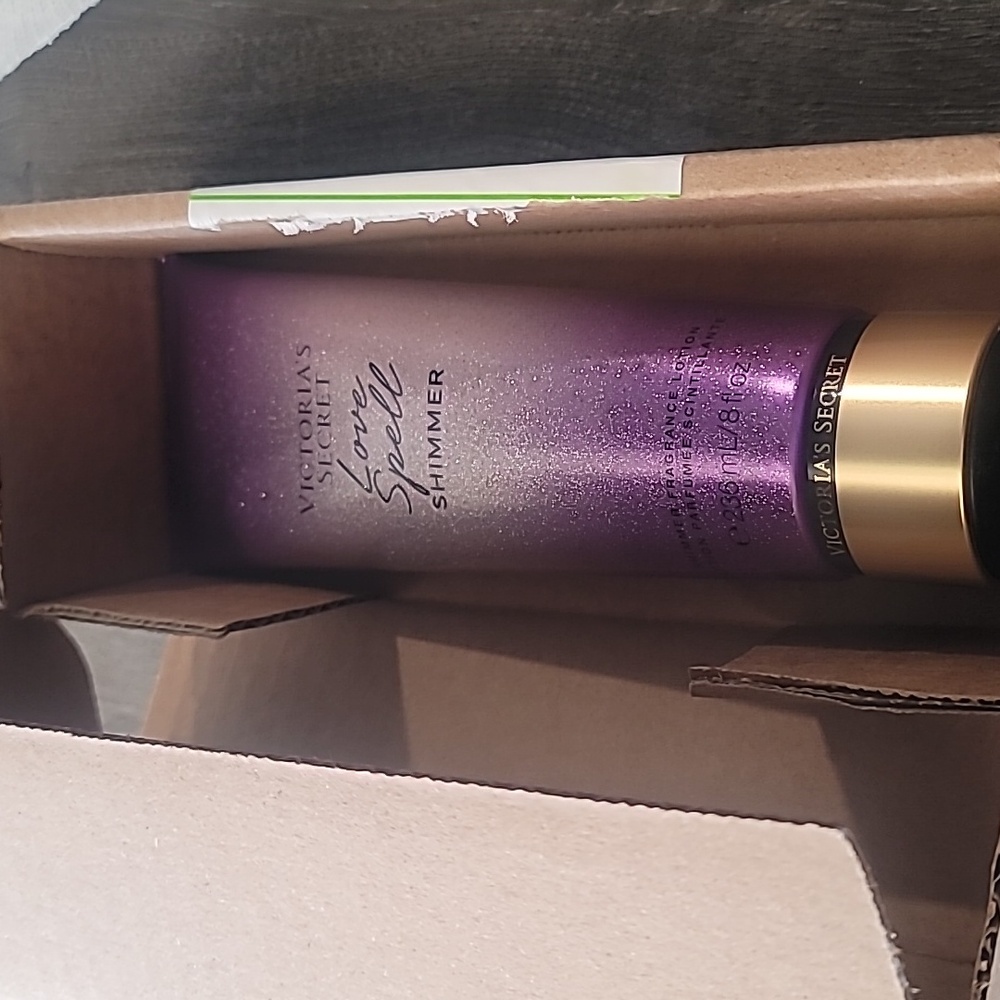 Victoria's secret LIMITED EDITION love spell shimmer body lotion